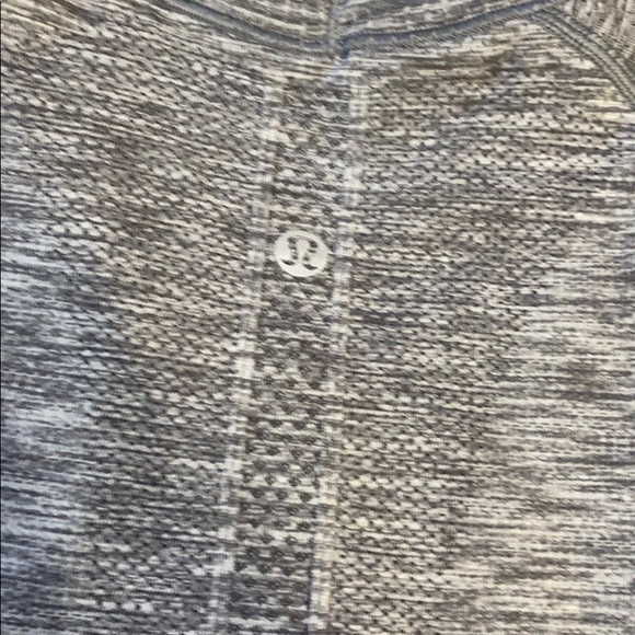lululemon swiftly tech short sleeve size 8 - Picture 4 of 4